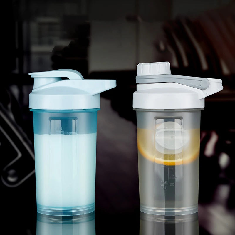 Bouteille d'eau de sport Shake Cup, tasse à boire créative en plastique, tasse de mélange à haute capacité pour poudre de protéines, lactosérum, milkshake