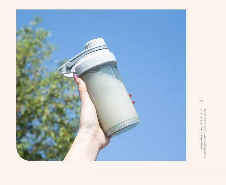 Bouteille d'eau de sport Shake Cup, tasse à boire créative en plastique, tasse de mélange à haute capacité pour poudre de protéines, lactosérum, milkshake