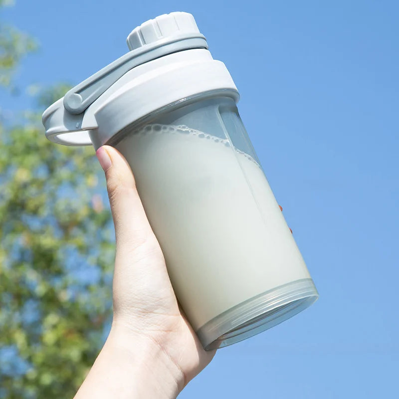 Bouteille d'eau de sport Shake Cup, tasse à boire créative en plastique, tasse de mélange à haute capacité pour poudre de protéines, lactosérum, milkshake