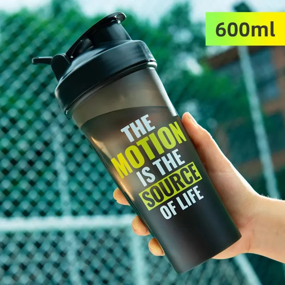 Bouteille shaker portable avec graduations pour substitut de repas protéiné